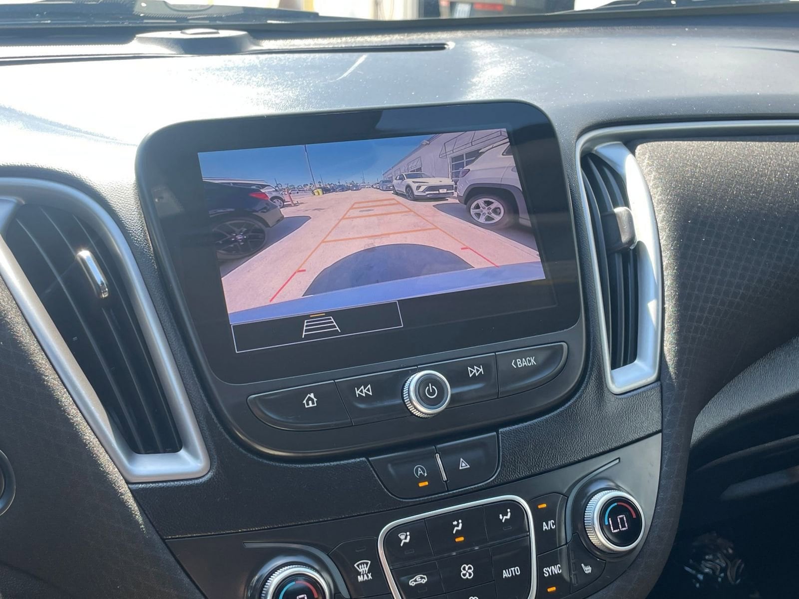 Thumbnail: 2023 Chevrolet Malibu - 17