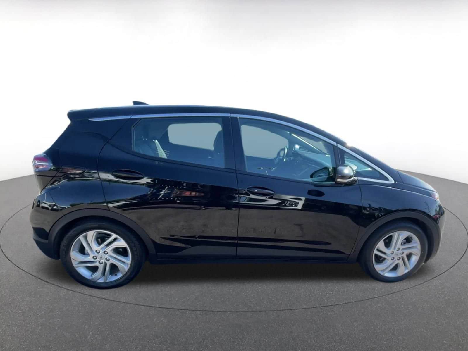 Thumbnail: 2023 Chevrolet Bolt EV - 16