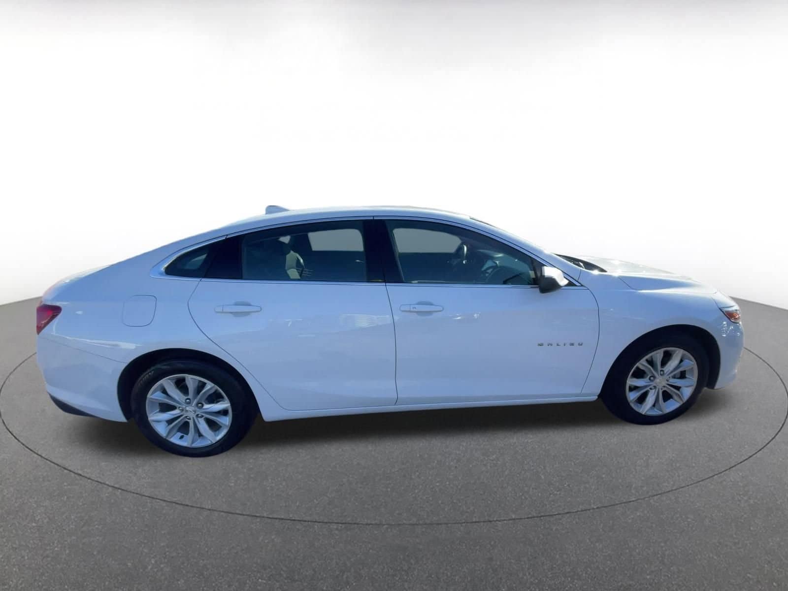 Thumbnail: 2023 Chevrolet Malibu - 16
