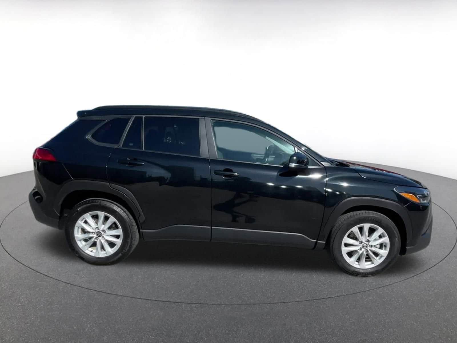 Thumbnail: 2025 Toyota Corolla Cross - 16