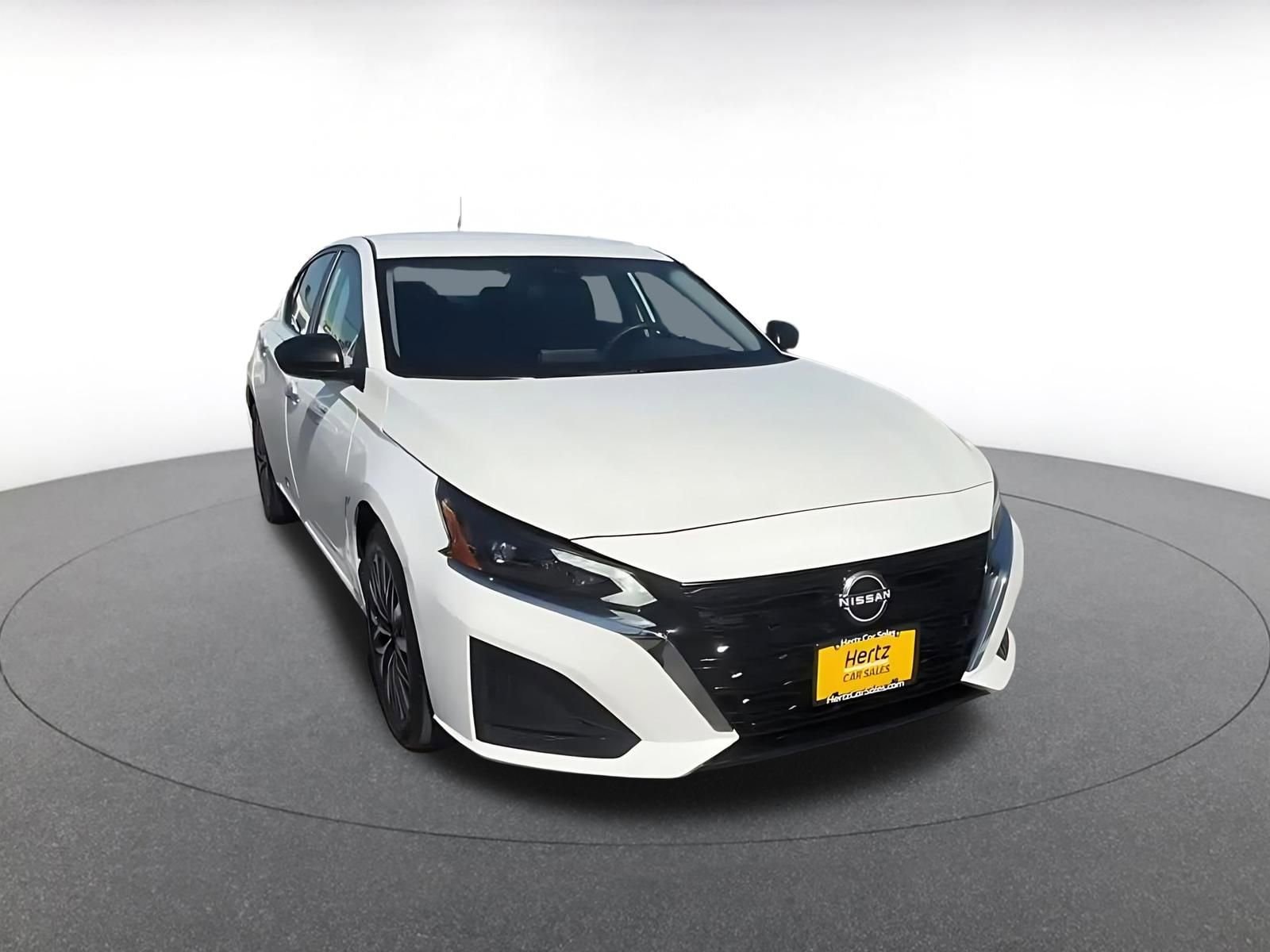 Thumbnail: 2025 Nissan Altima - 3