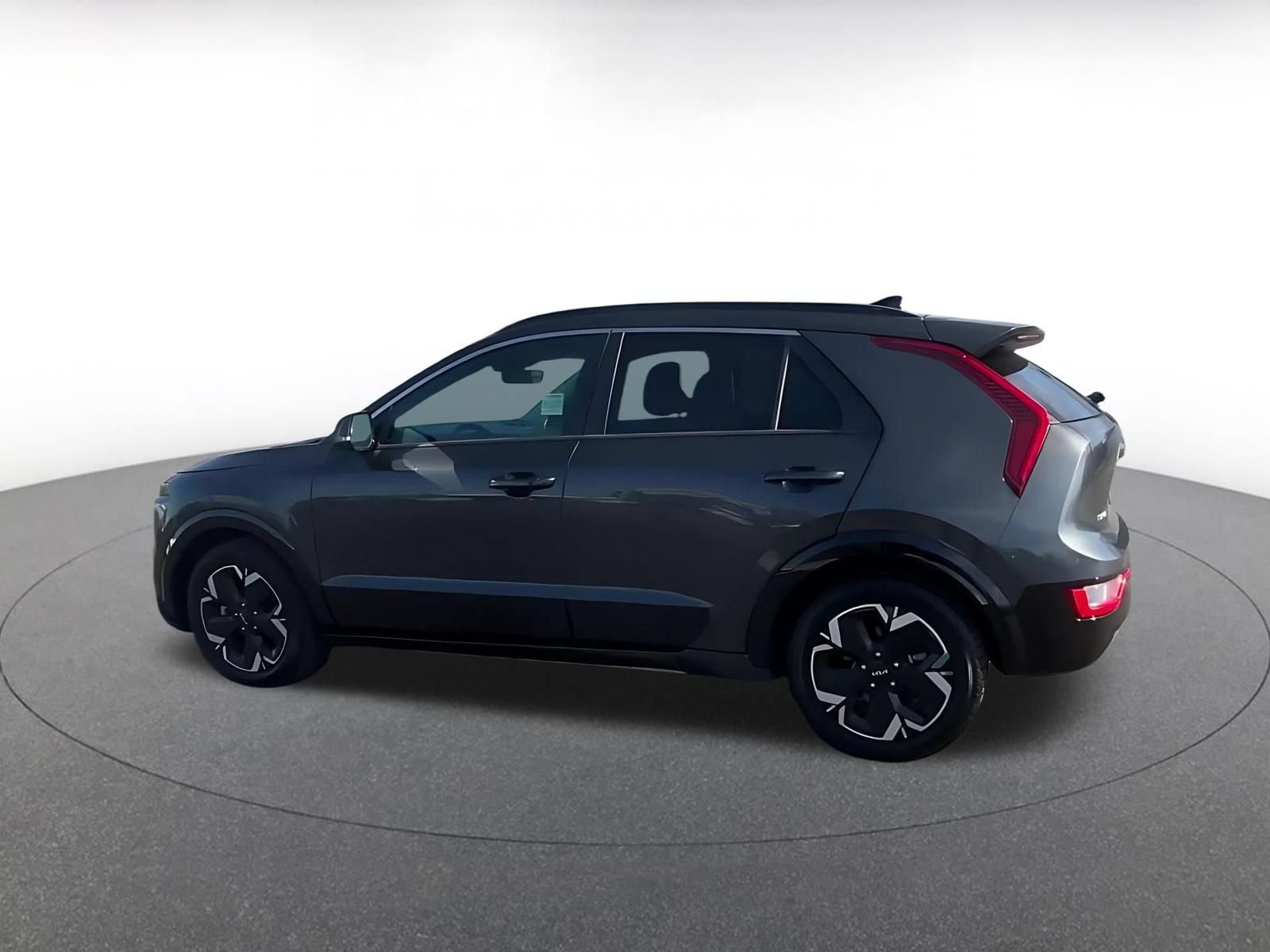 Thumbnail: 2023 Kia Niro - 9