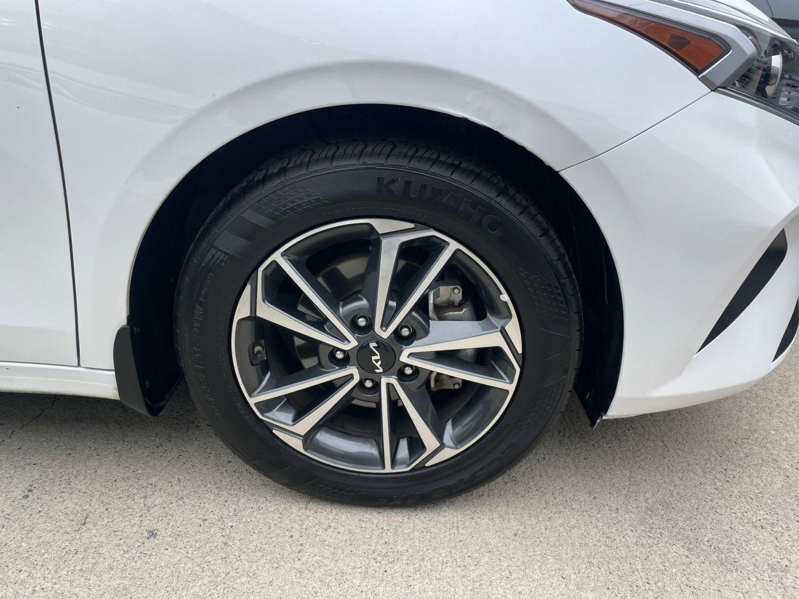 Thumbnail: 2023 Kia Forte - 30