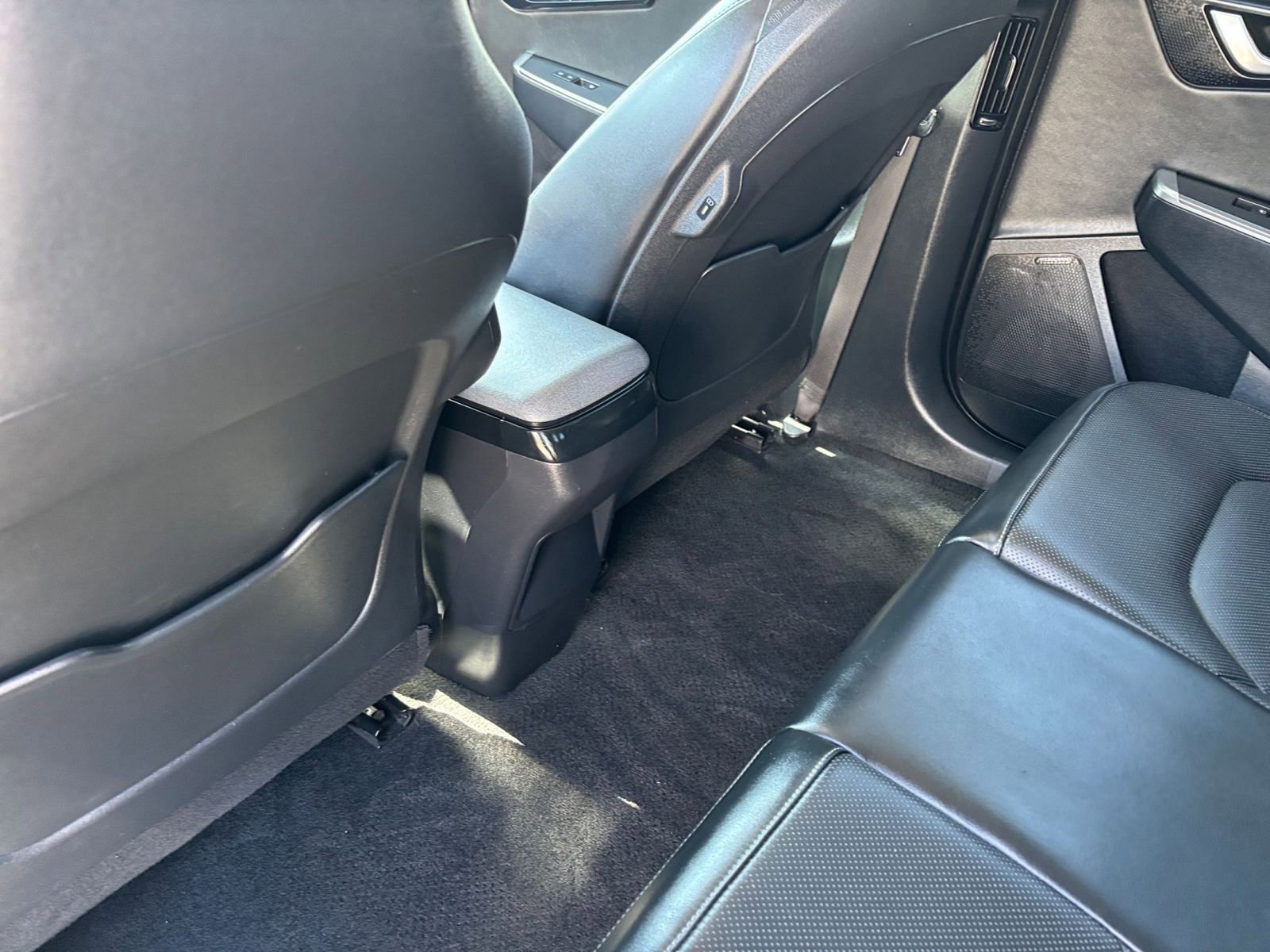 Thumbnail: 2023 Kia EV6 - 30