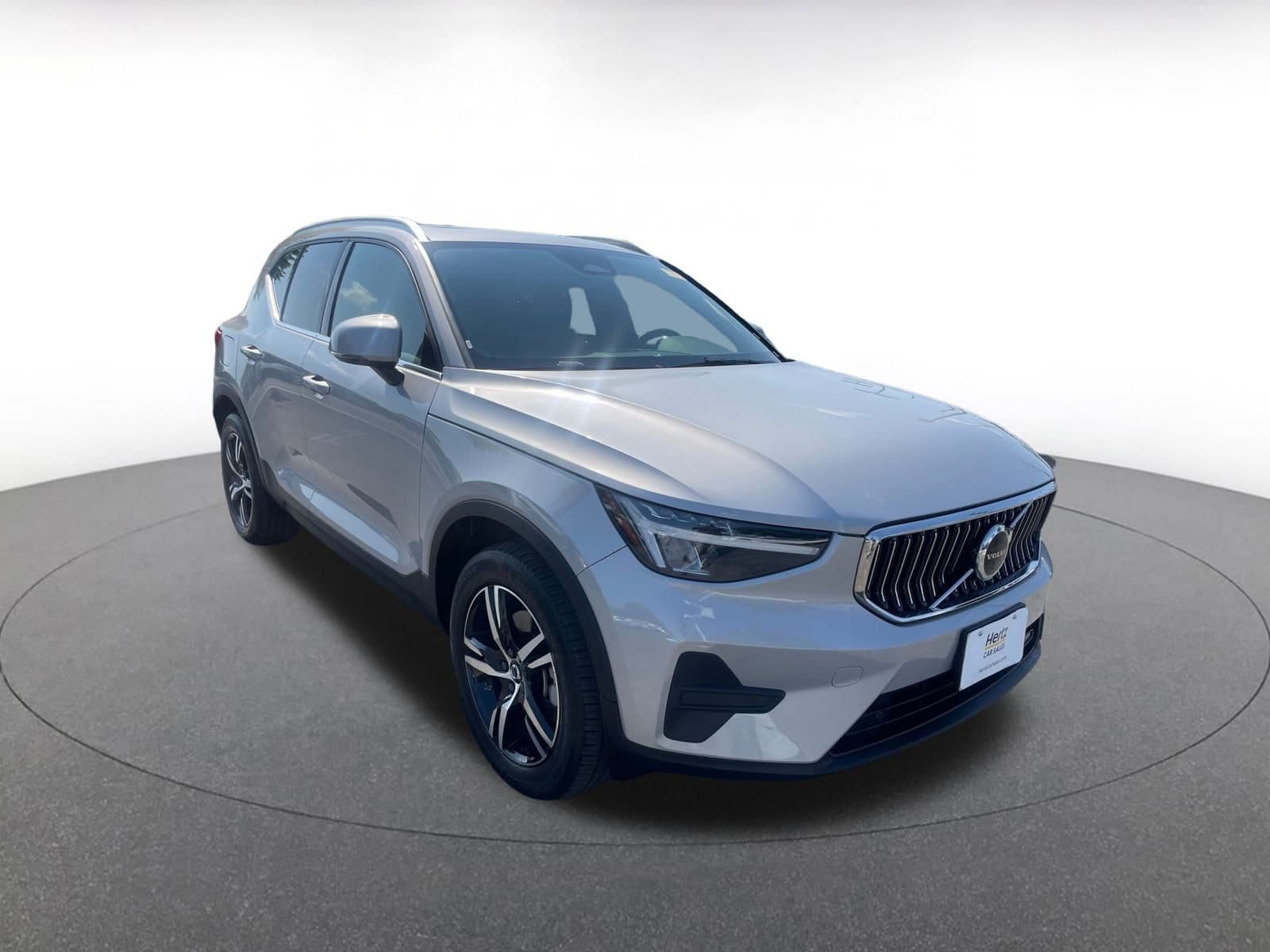 Thumbnail: 2024 Volvo XC40 - 1