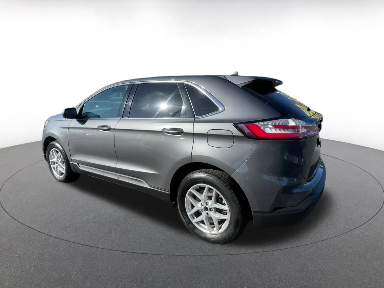 Thumbnail: 2023 Ford Edge - 10
