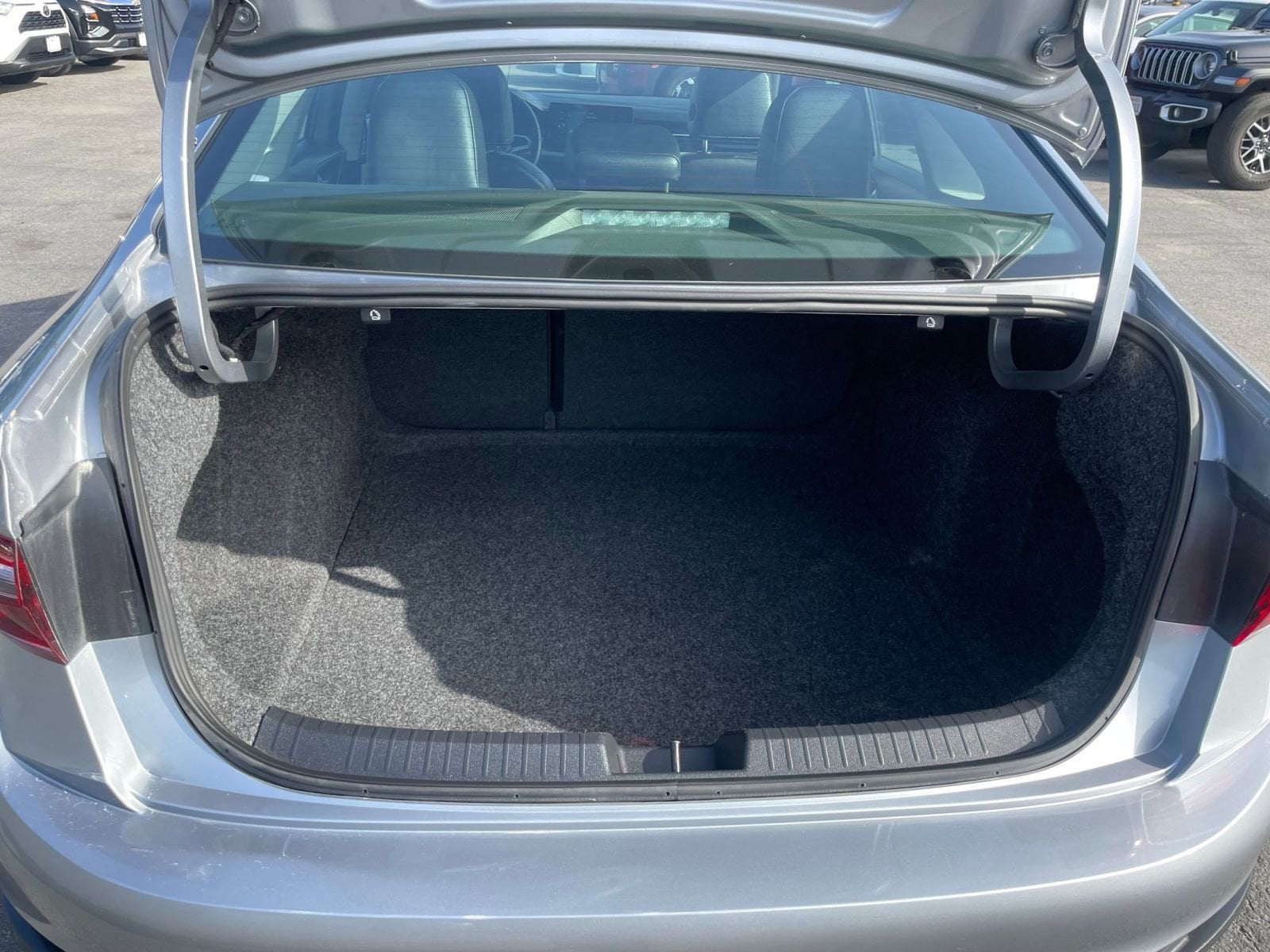 Thumbnail: 2025 Volkswagen Jetta - 31