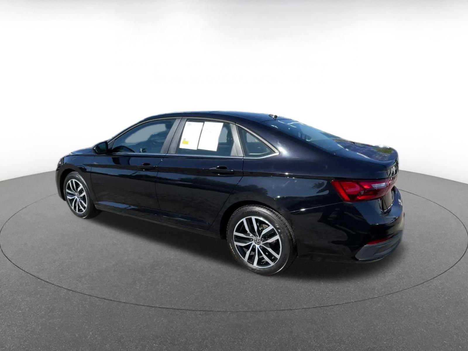 Thumbnail: 2025 Volkswagen Jetta - 10