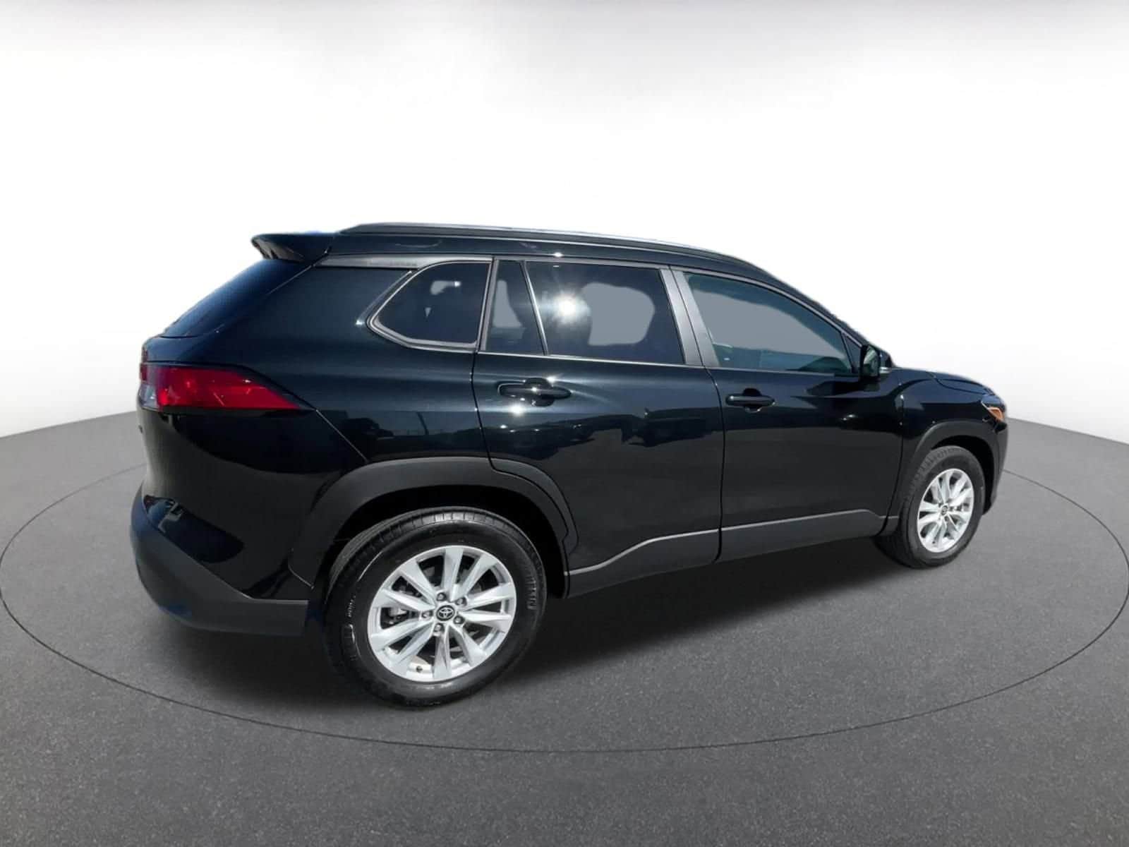 Thumbnail: 2025 Toyota Corolla Cross - 15