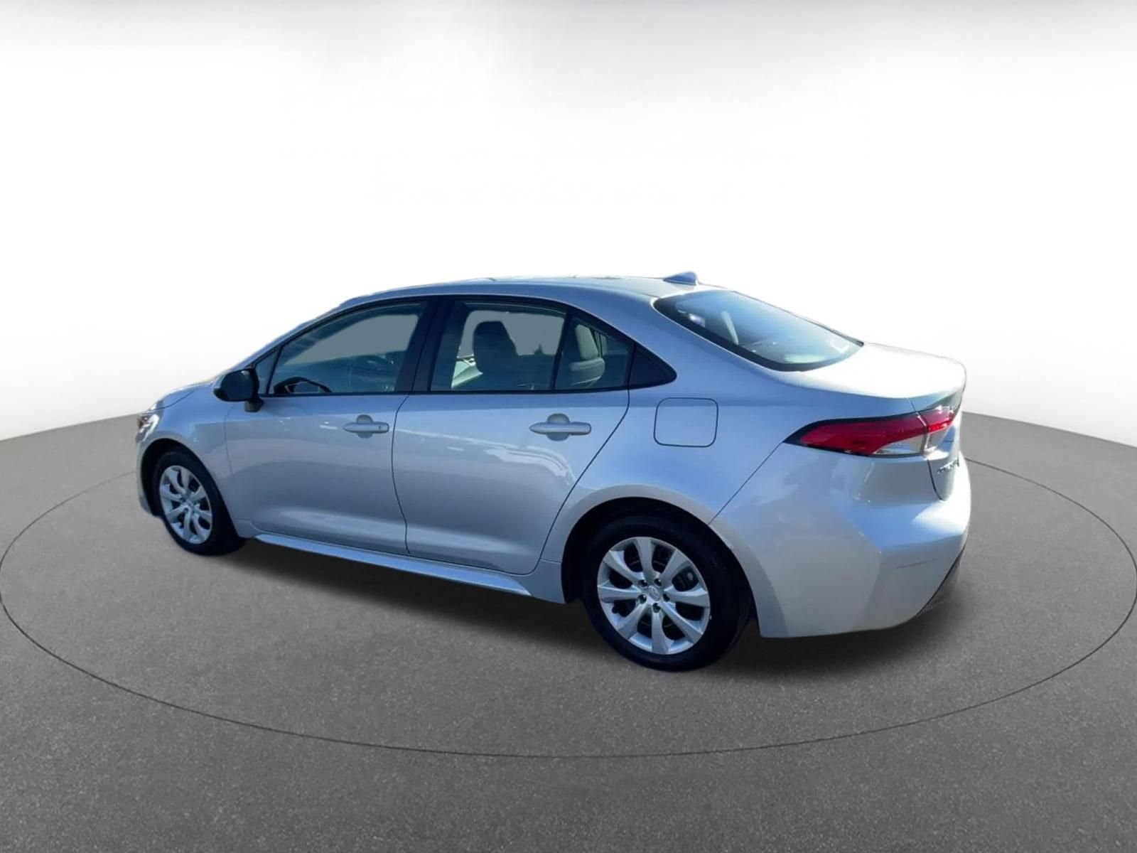 Thumbnail: 2025 Toyota Corolla - 10