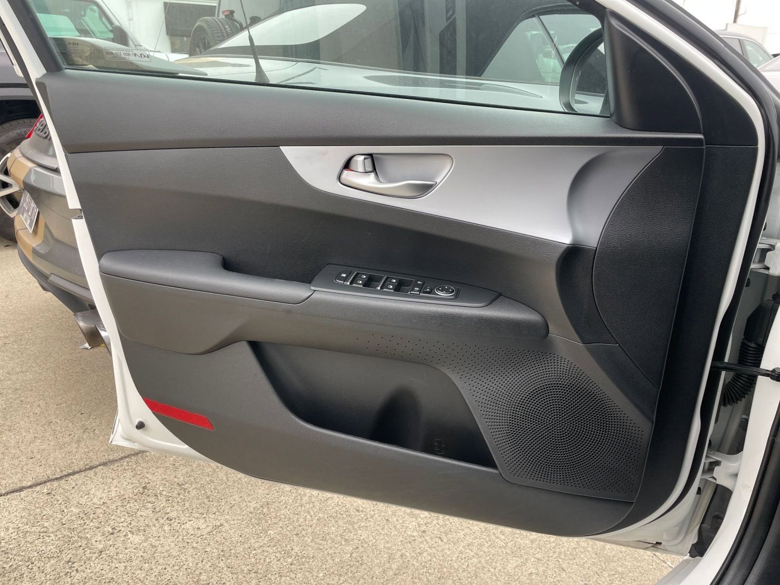 Thumbnail: 2023 Kia Forte - 20