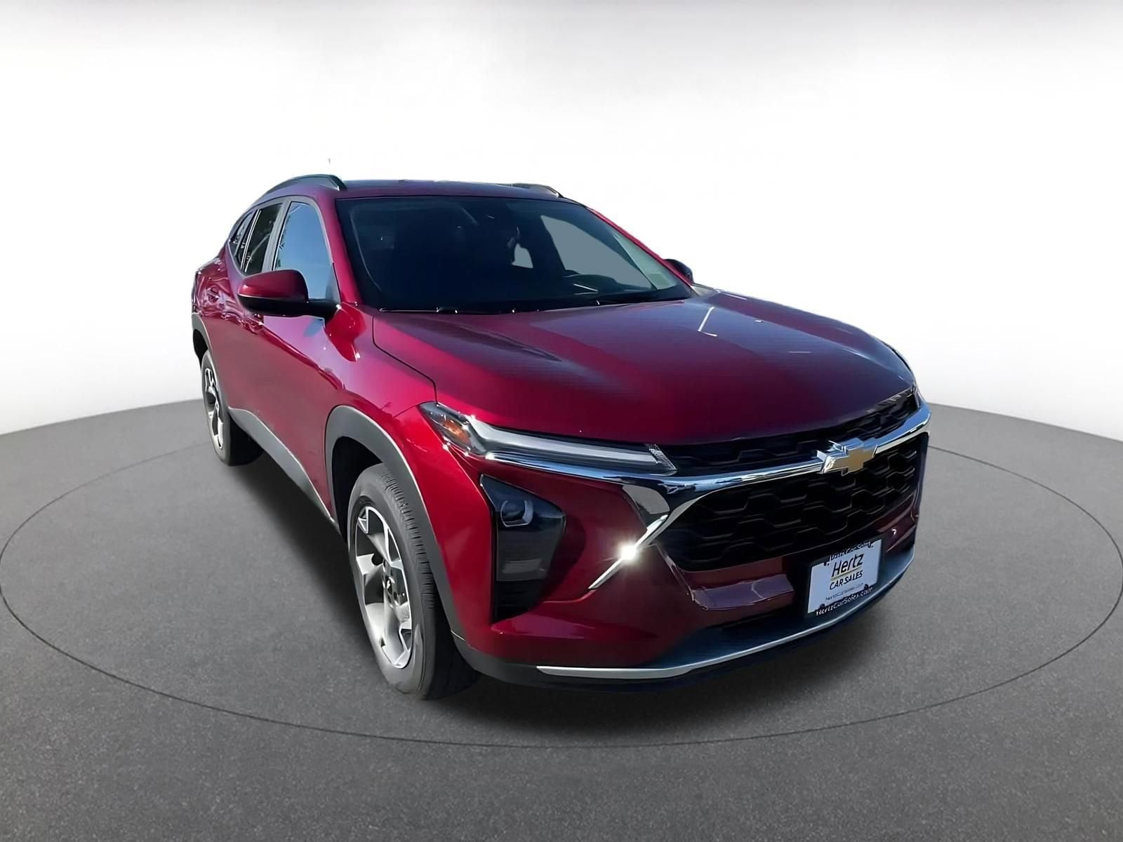 Thumbnail: 2025 Chevrolet Trax - 3