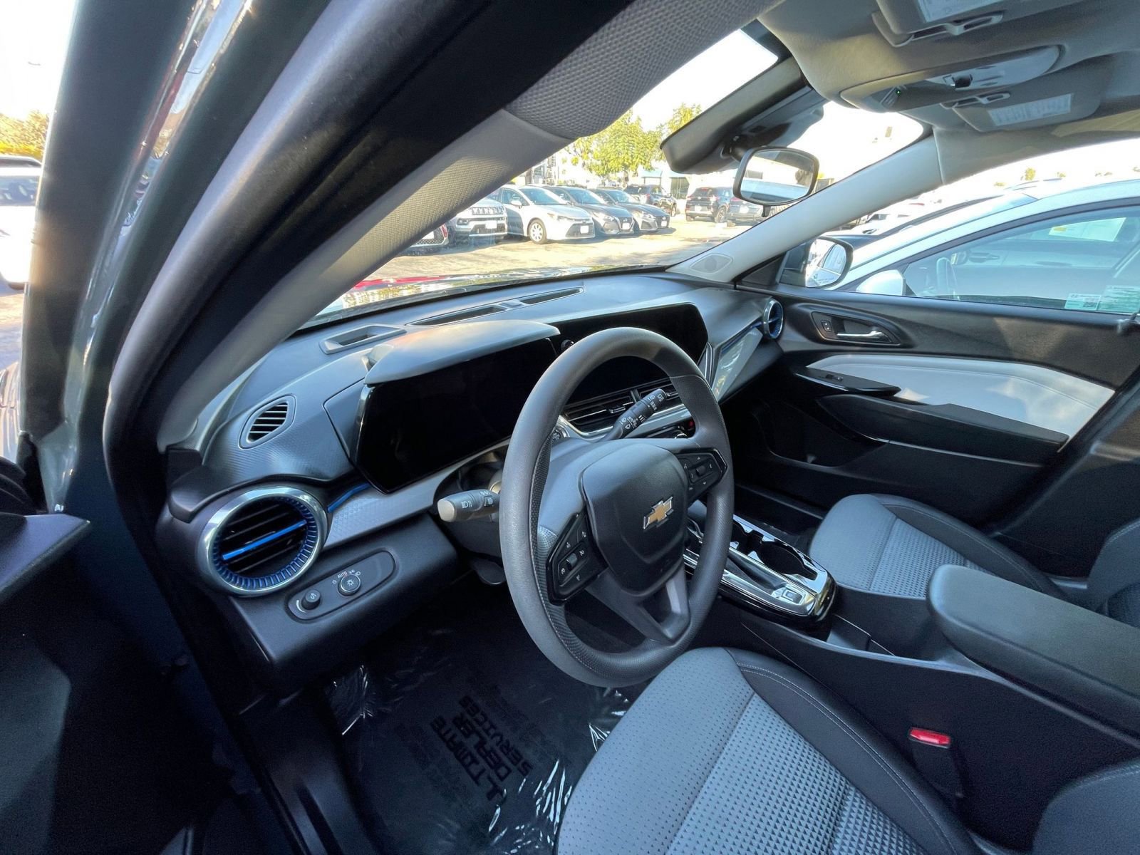 Thumbnail: 2025 Chevrolet Trax - 35