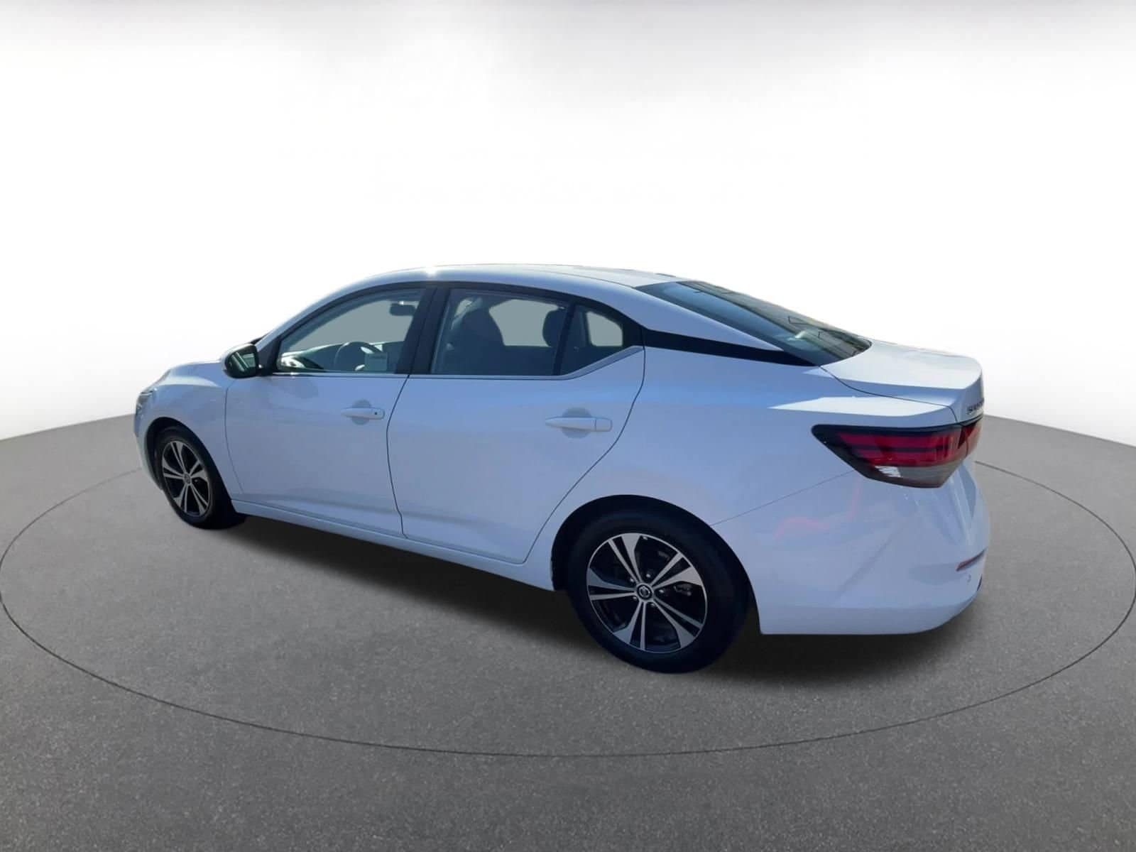 Thumbnail: 2022 Nissan Sentra - 10