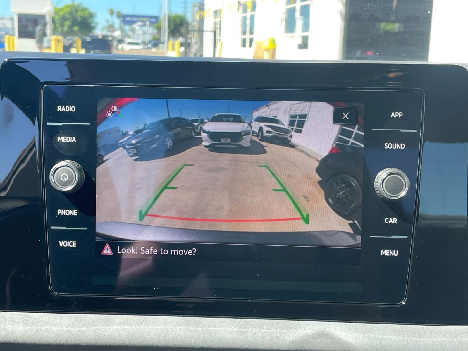 Thumbnail: 2025 Volkswagen Jetta - 17