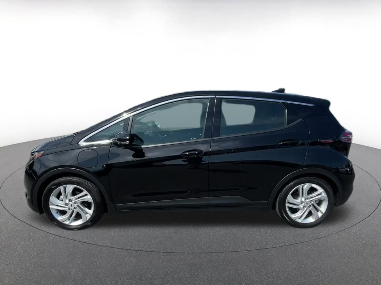 Thumbnail: 2023 Chevrolet Bolt EV - 9