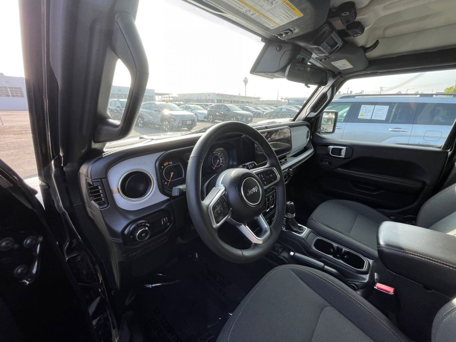 Thumbnail: 2025 Jeep Wrangler - 34