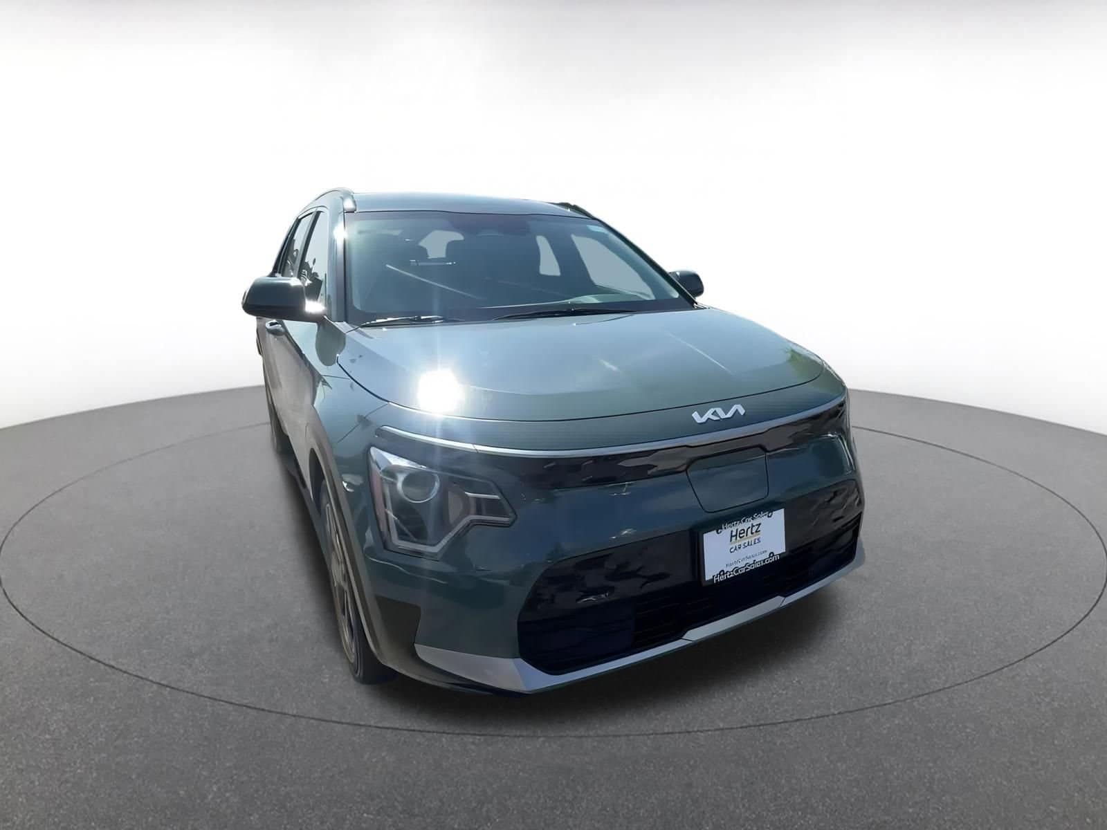 Thumbnail: 2023 Kia Niro - 3