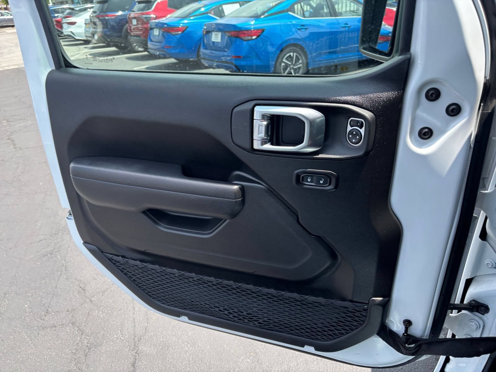 Thumbnail: 2025 Jeep Wrangler - 18
