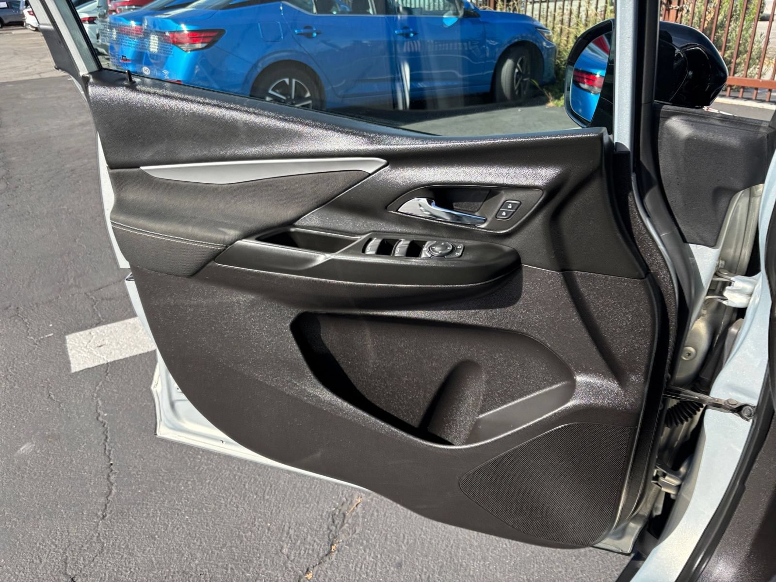 Thumbnail: 2023 Chevrolet Bolt EV - 23