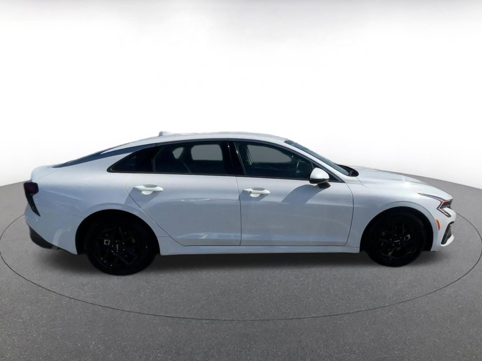 Thumbnail: 2025 Kia K5 - 16