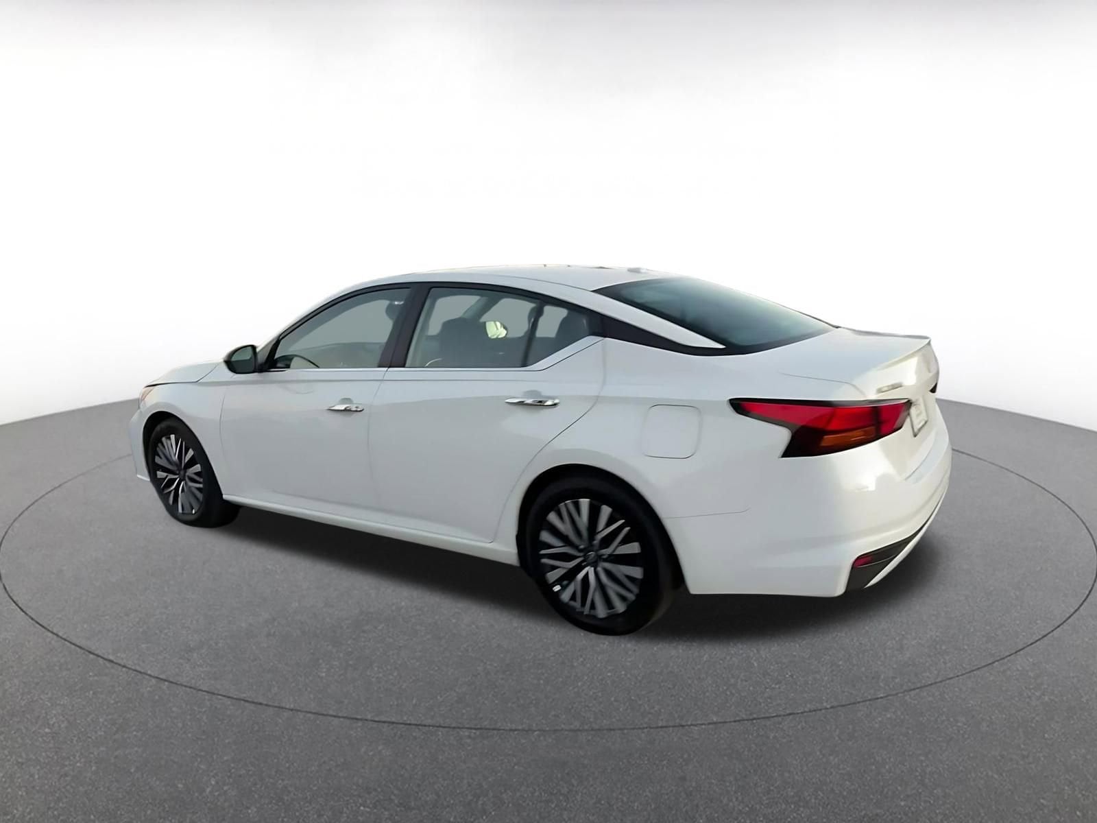 Thumbnail: 2025 Nissan Altima - 10