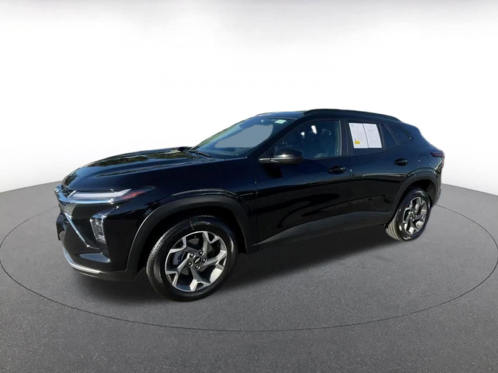 Thumbnail: 2025 Chevrolet Trax - 8