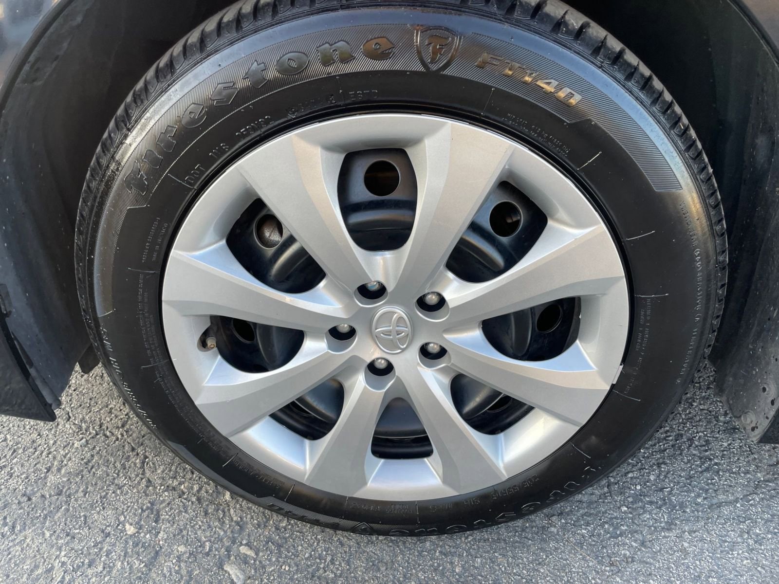 Thumbnail: 2025 Toyota Corolla - 30