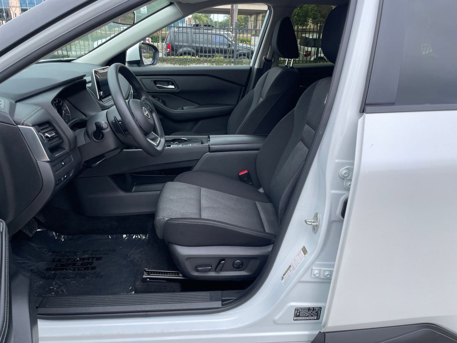 2024 Nissan Rogue SV 27