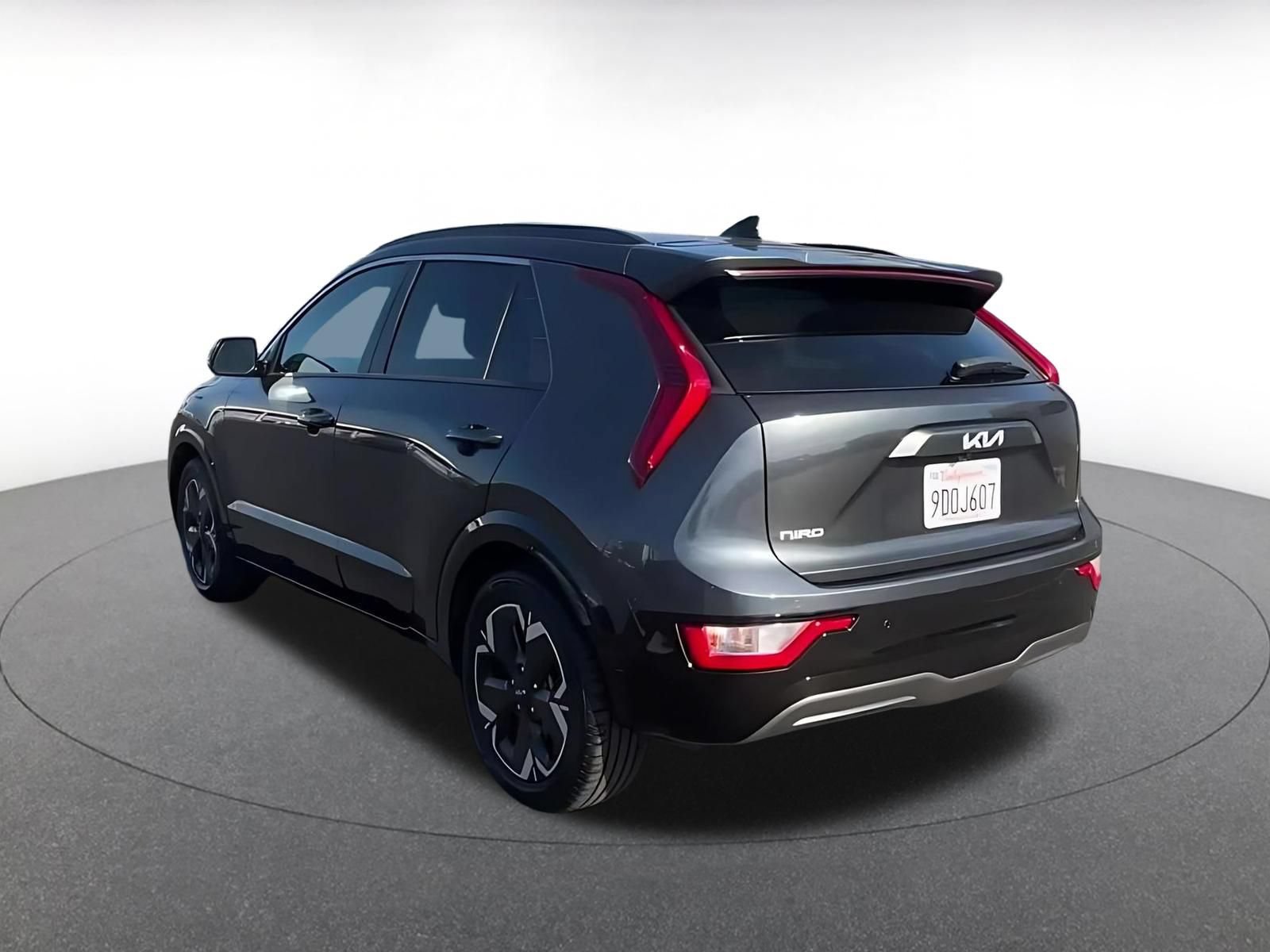Thumbnail: 2023 Kia Niro - 10