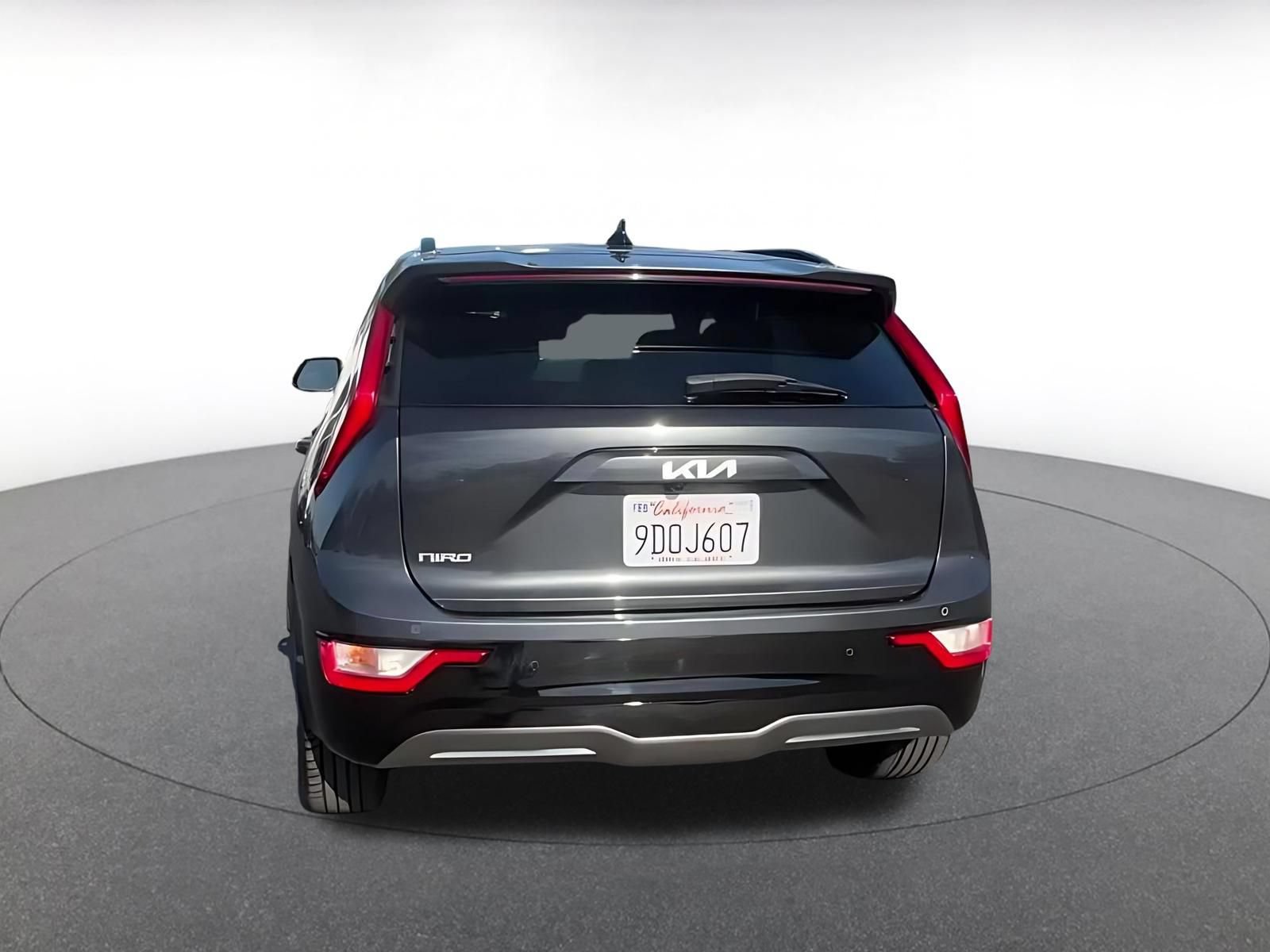 Thumbnail: 2023 Kia Niro - 12