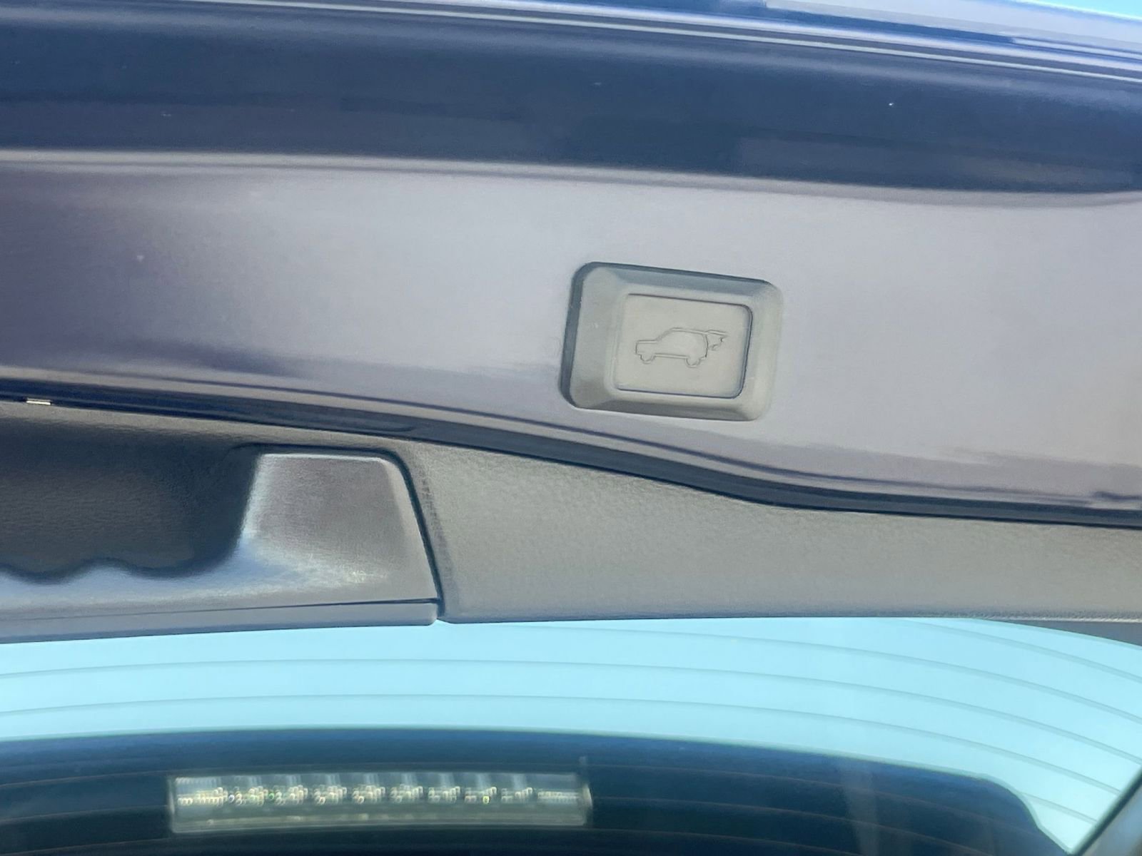 Thumbnail: 2025 Toyota RAV4 - 24