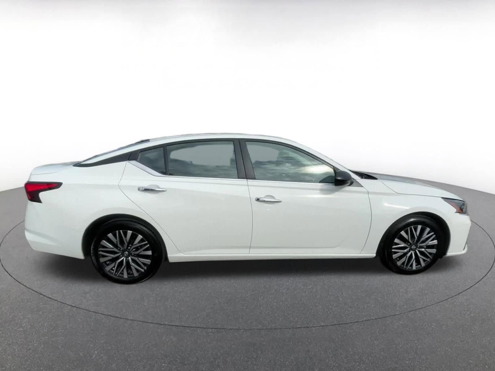 Thumbnail: 2025 Nissan Altima - 16