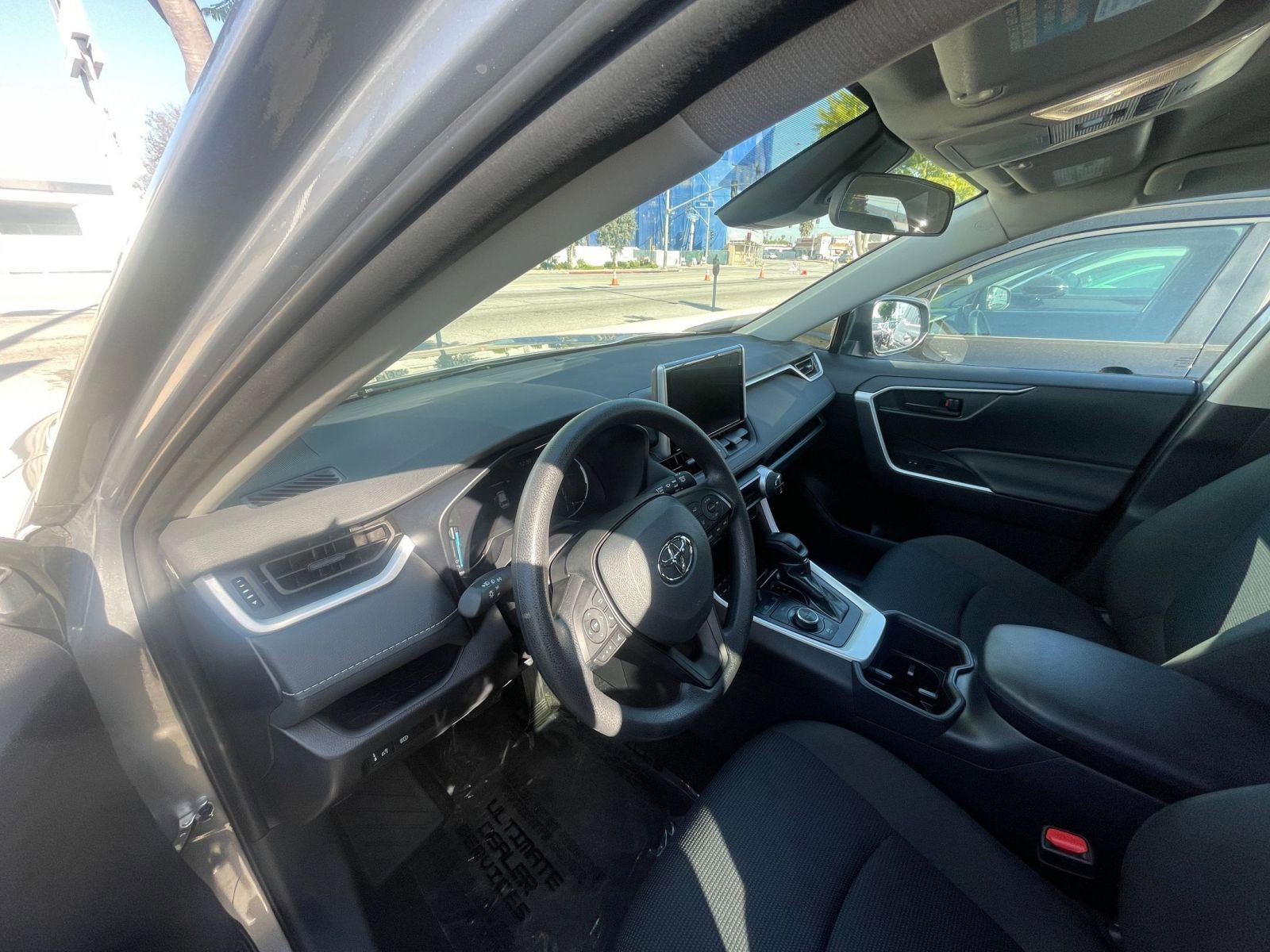 Thumbnail: 2025 Toyota RAV4 - 34