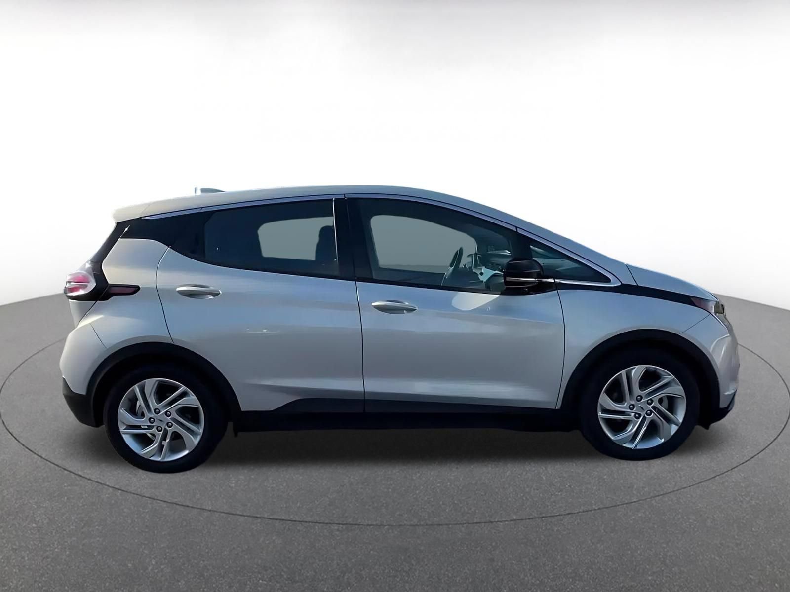 Thumbnail: 2023 Chevrolet Bolt EV - 16