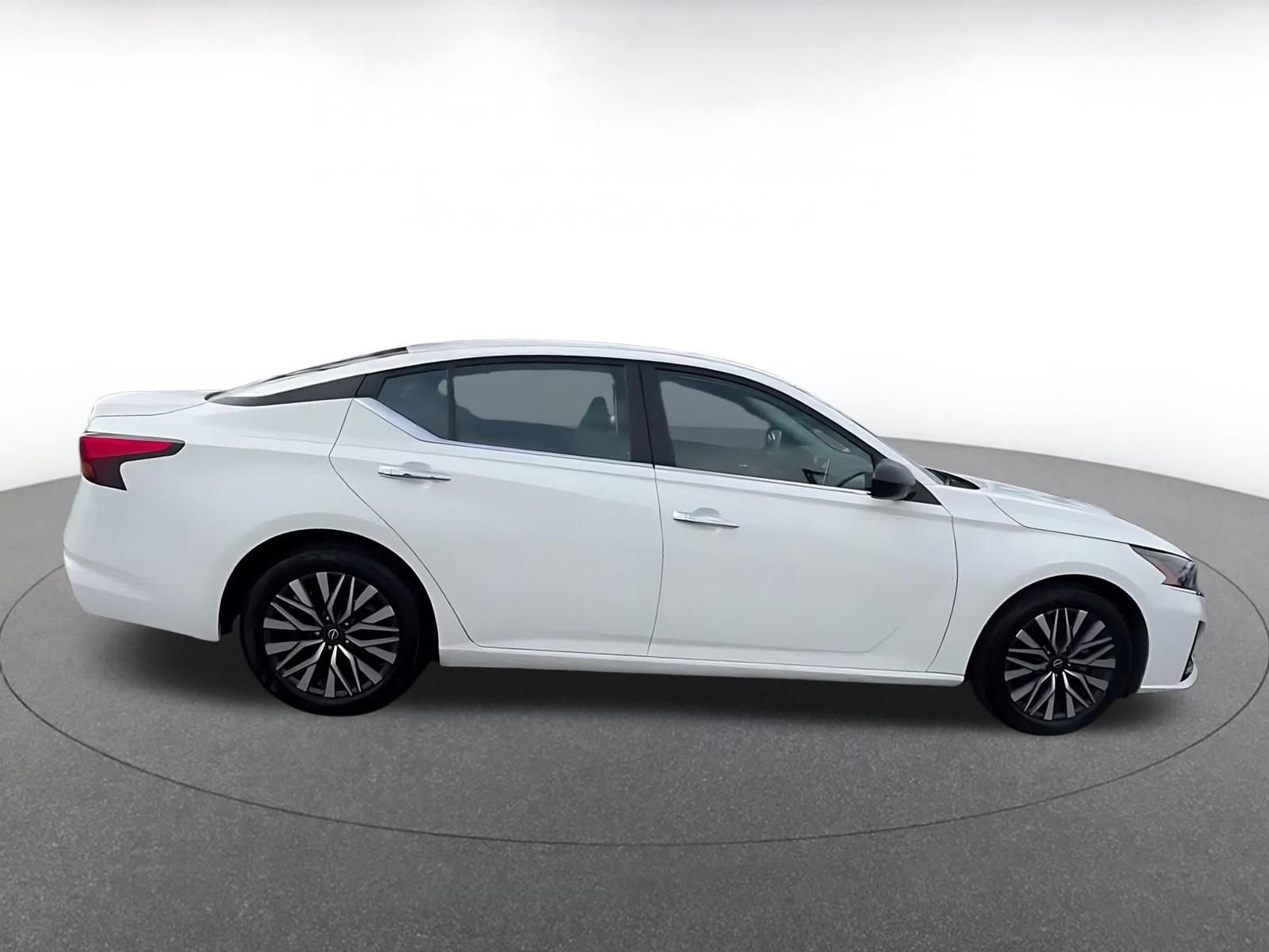 Thumbnail: 2025 Nissan Altima - 16