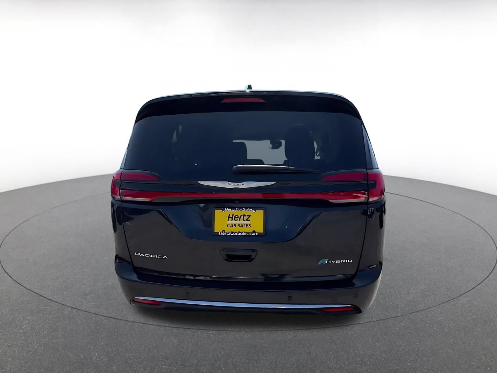 Thumbnail: 2023 Chrysler Pacifica - 12