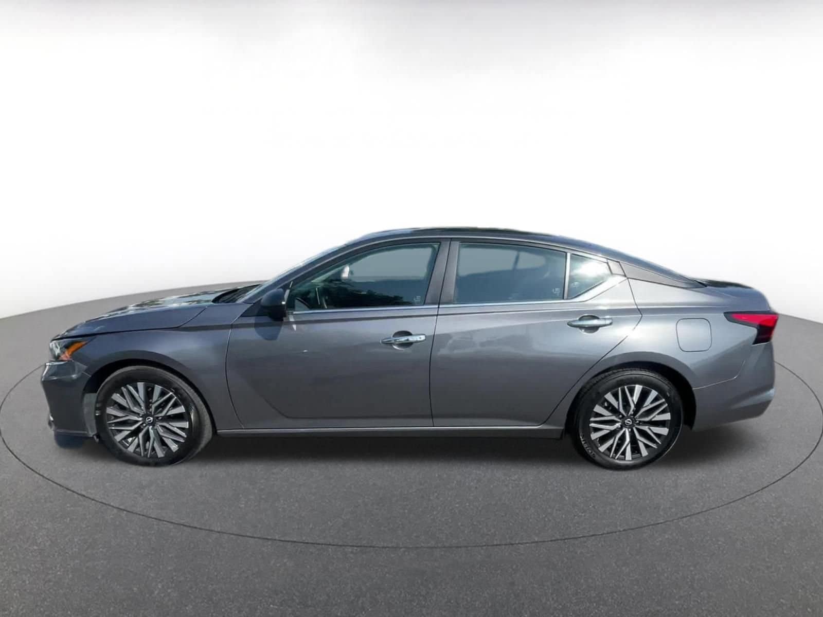 Thumbnail: 2024 Nissan Altima - 9