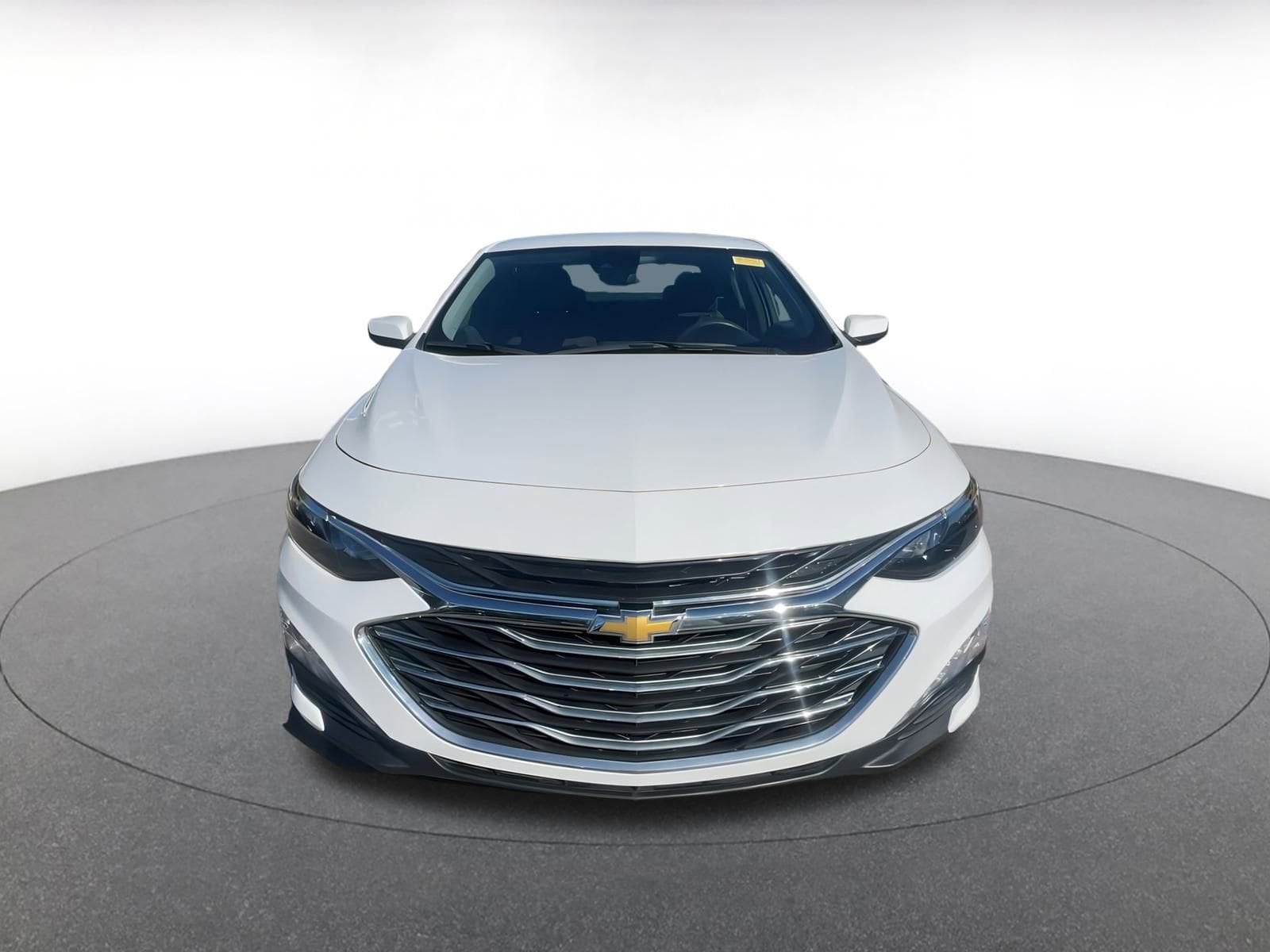 Thumbnail: 2023 Chevrolet Malibu - 4