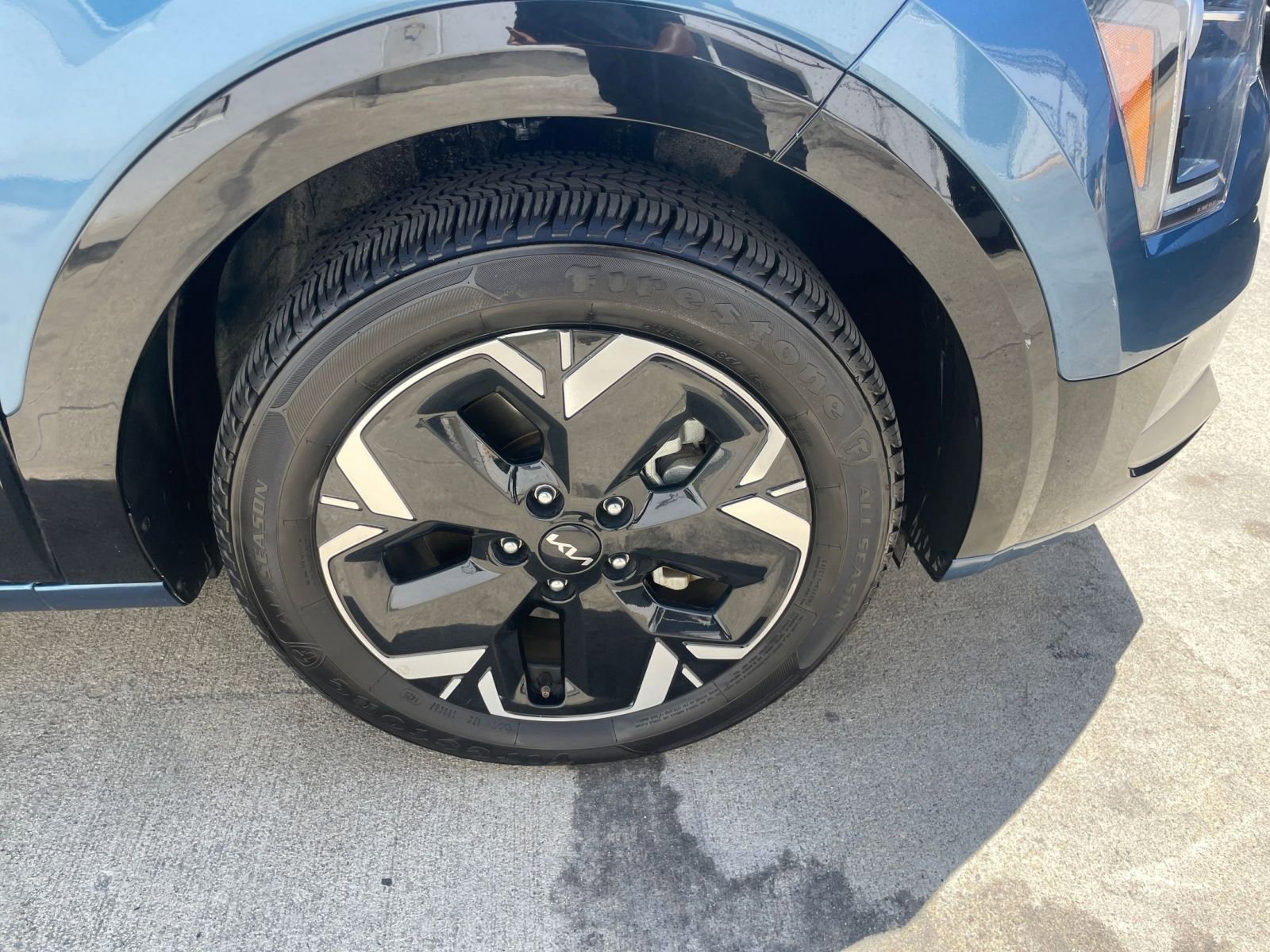 Thumbnail: 2023 Kia Niro - 34