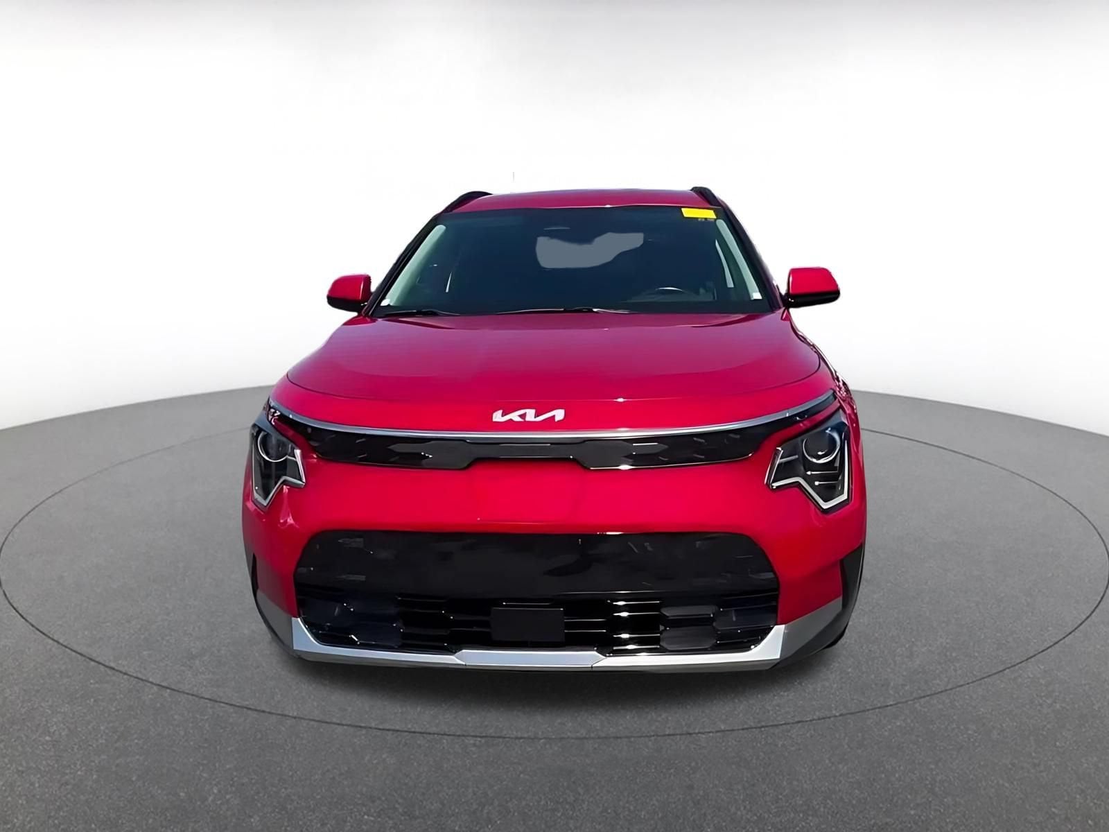 Thumbnail: 2023 Kia Niro - 4