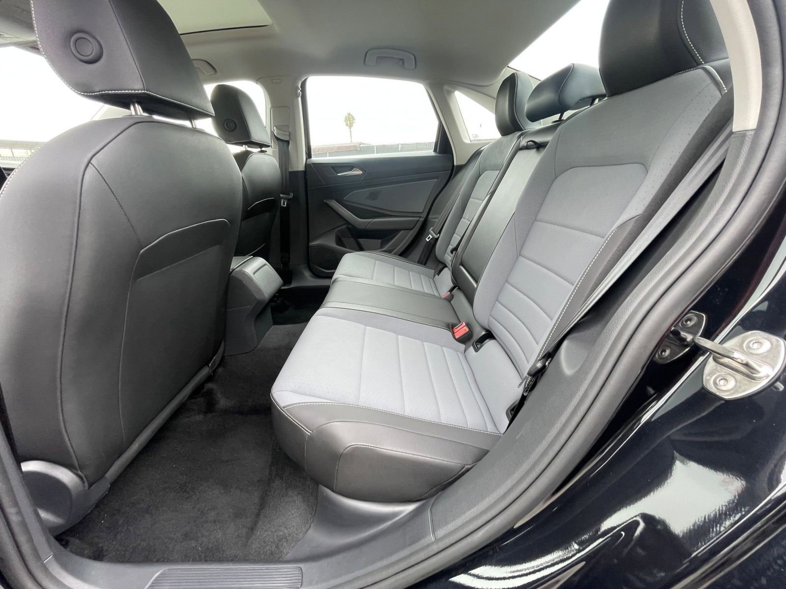 Thumbnail: 2025 Volkswagen Jetta - 25