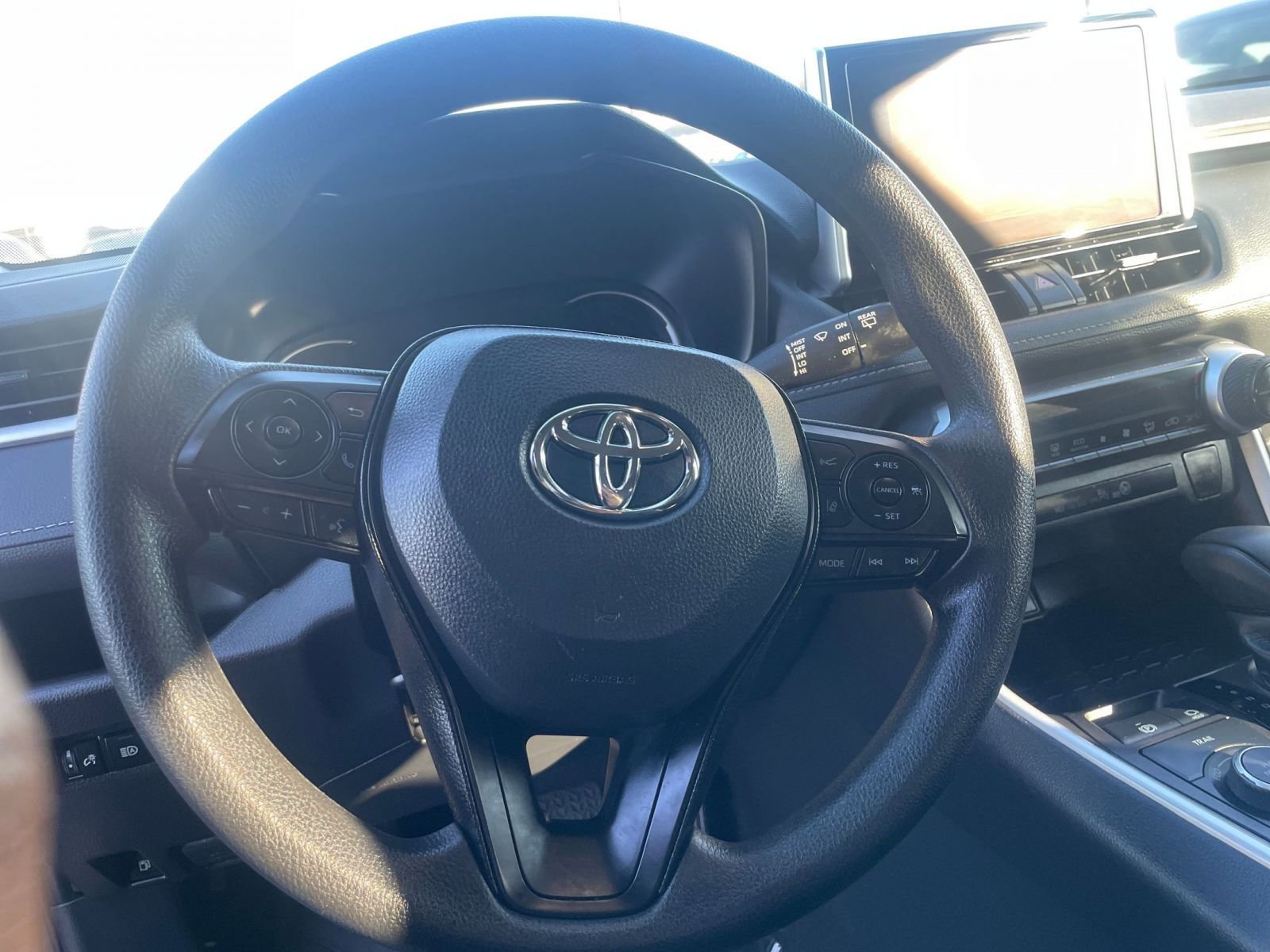 Thumbnail: 2025 Toyota RAV4 - 28