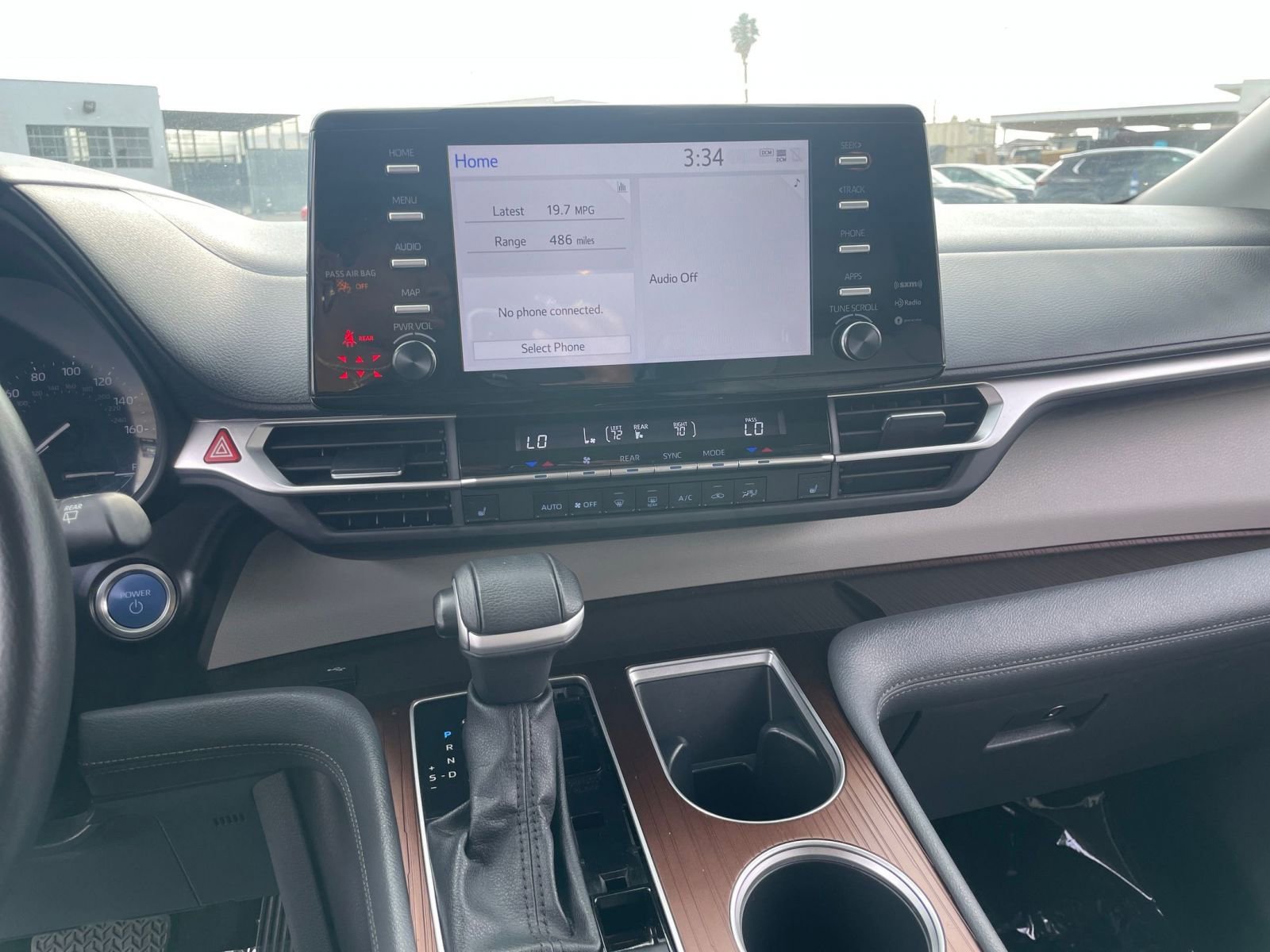 Thumbnail: 2024 Toyota Sienna - 18