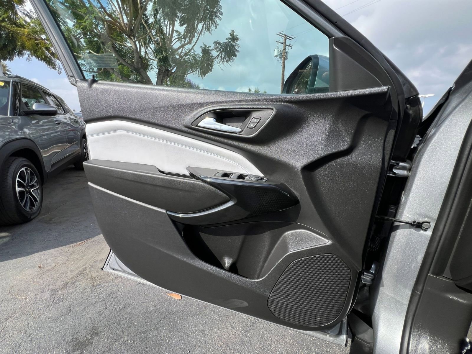 Thumbnail: 2025 Chevrolet Trax - 18