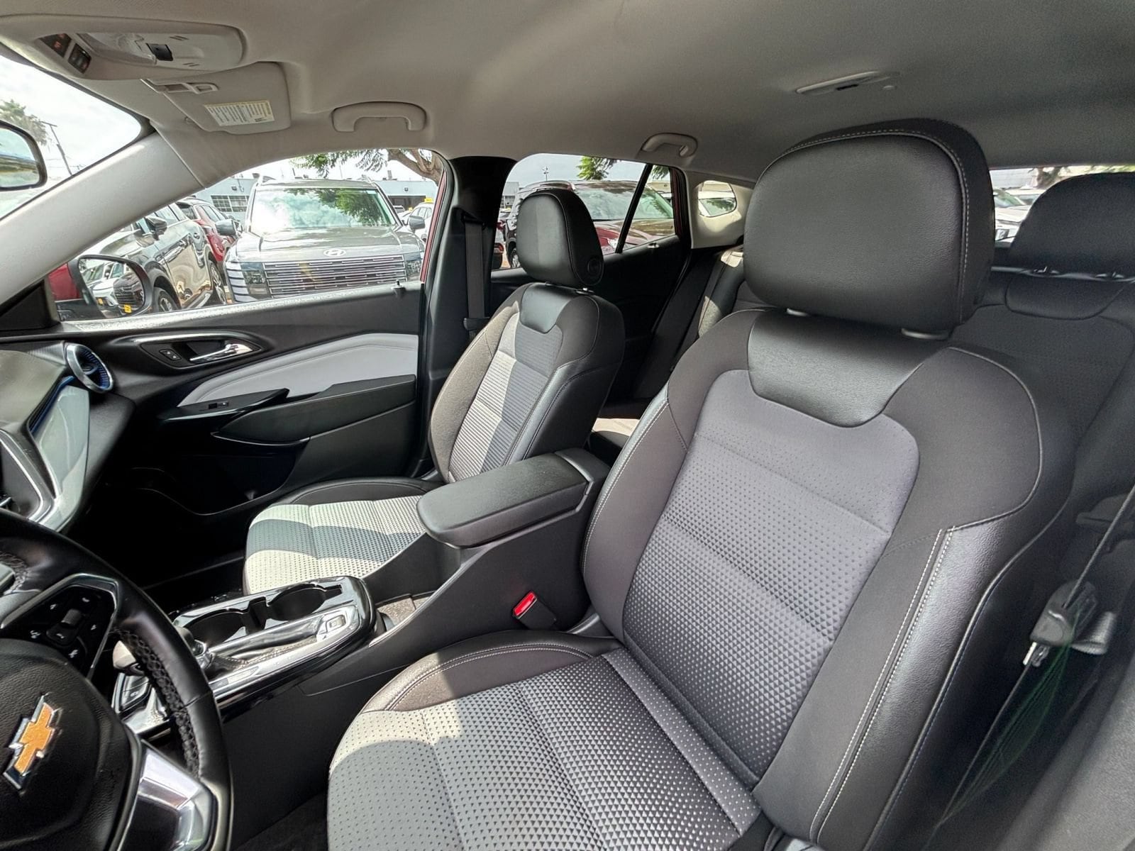 Thumbnail: 2025 Chevrolet Trax - 31
