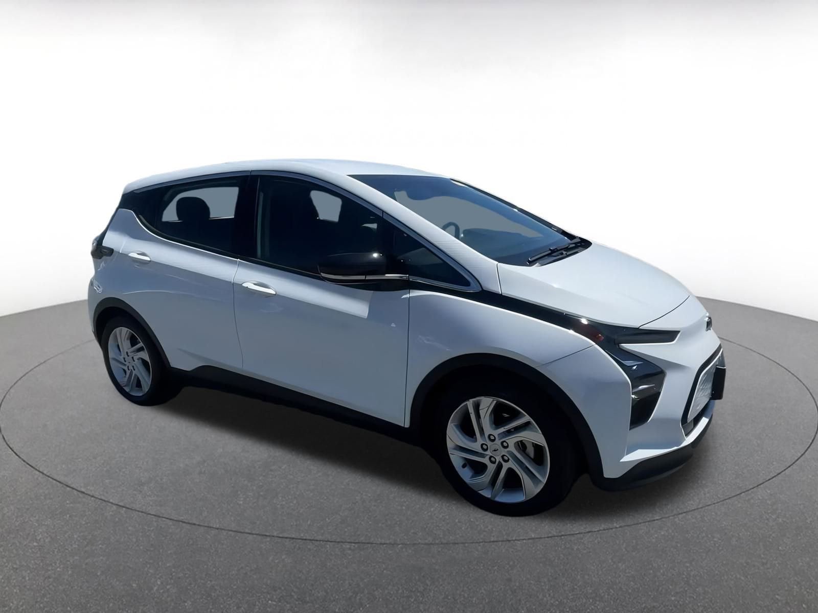 Thumbnail: 2023 Chevrolet Bolt EV - 2
