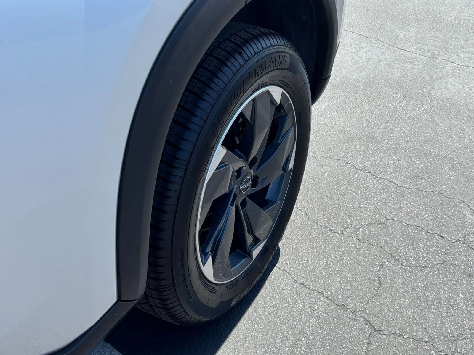 Thumbnail: 2025 Nissan Rogue - 32