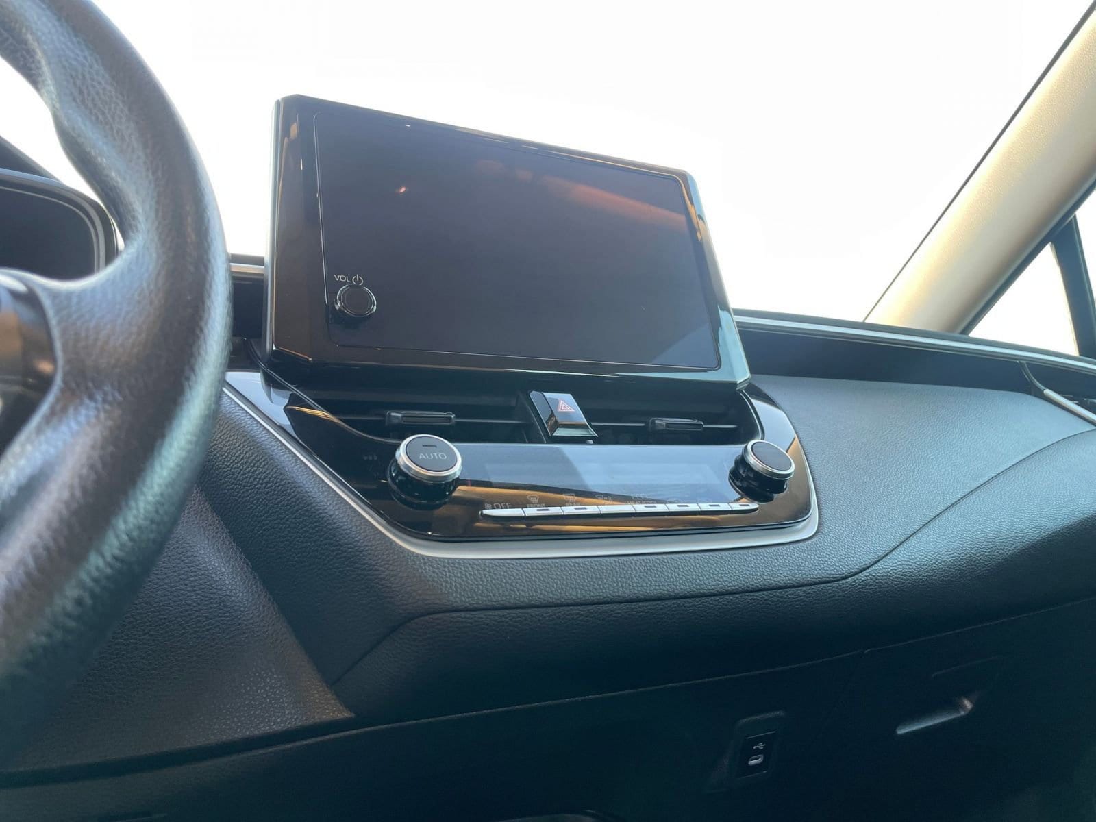 Thumbnail: 2025 Toyota Corolla - 18