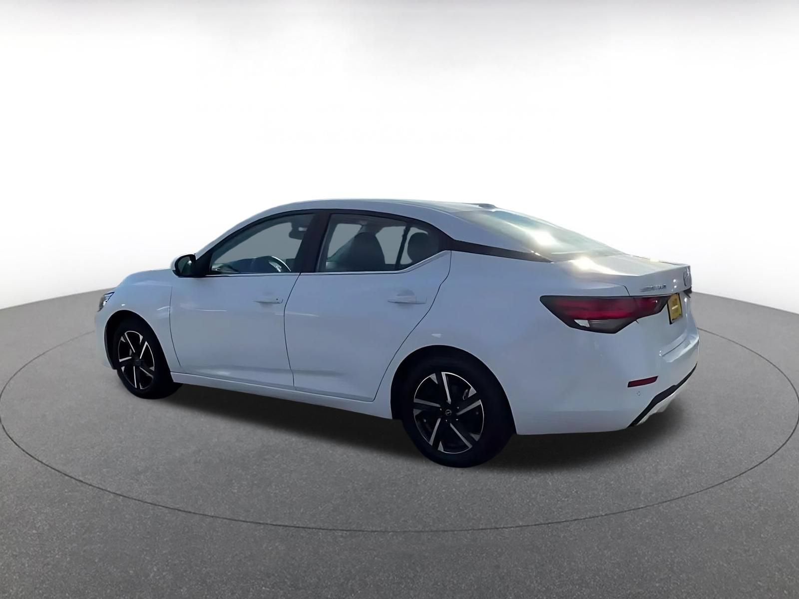 Thumbnail: 2025 Nissan Sentra - 9